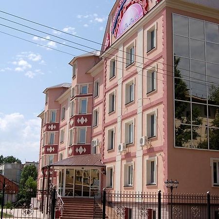 Kurmet Hotel Oral Bagian luar foto