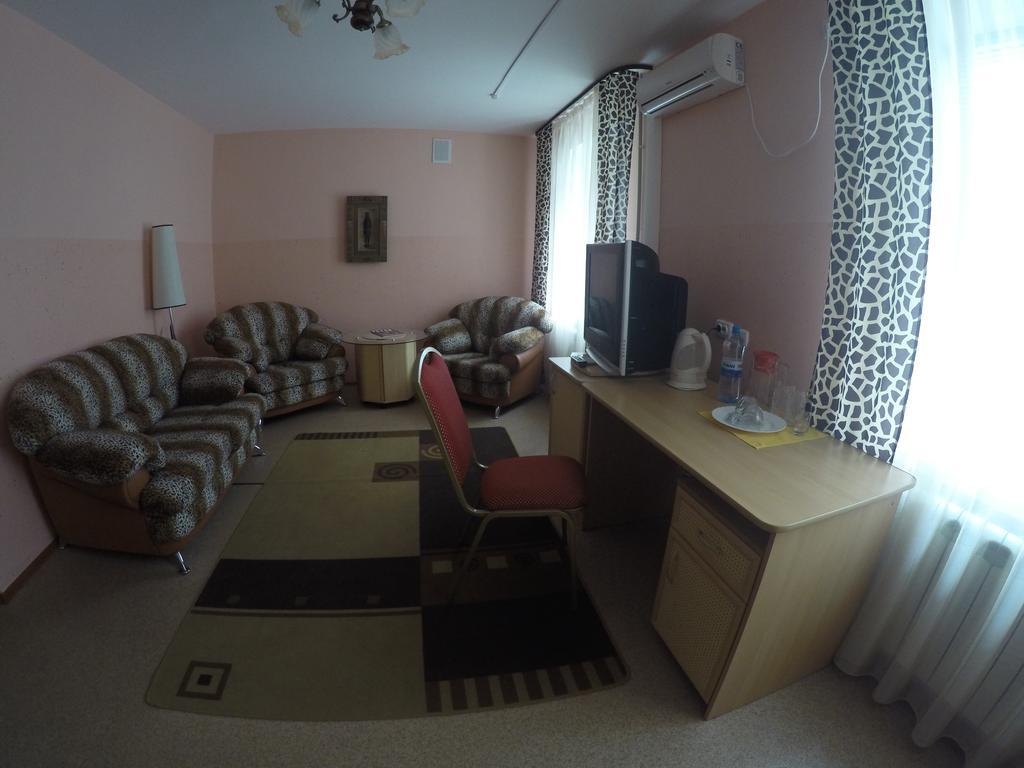 Kurmet Hotel Oral Ruang foto