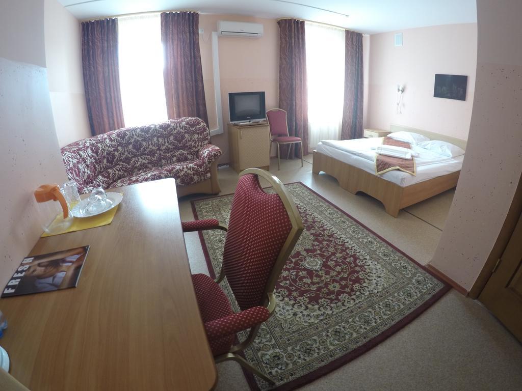 Kurmet Hotel Oral Ruang foto