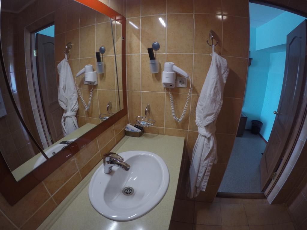 Kurmet Hotel Oral Ruang foto