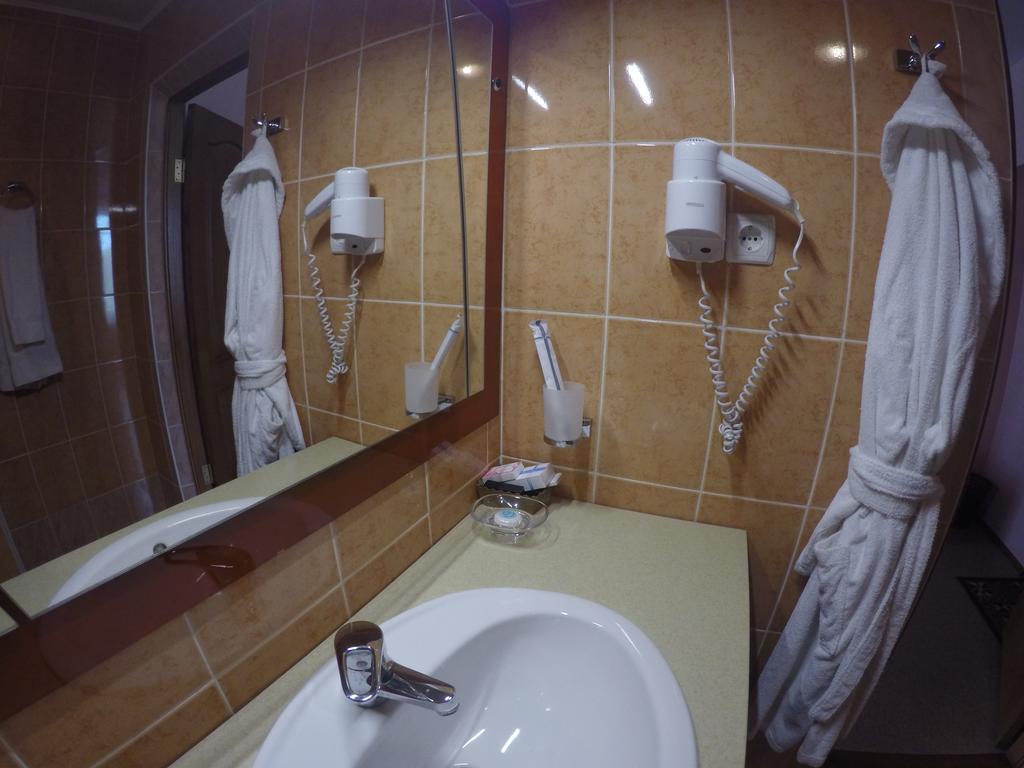 Kurmet Hotel Oral Ruang foto