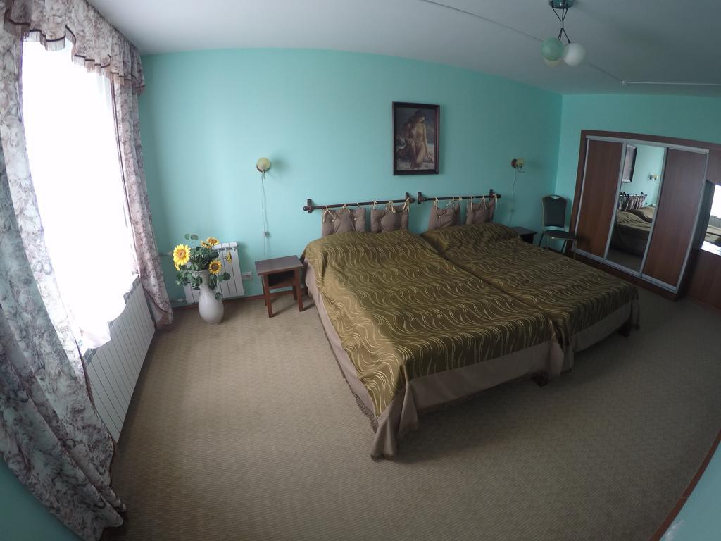 Kurmet Hotel Oral Ruang foto