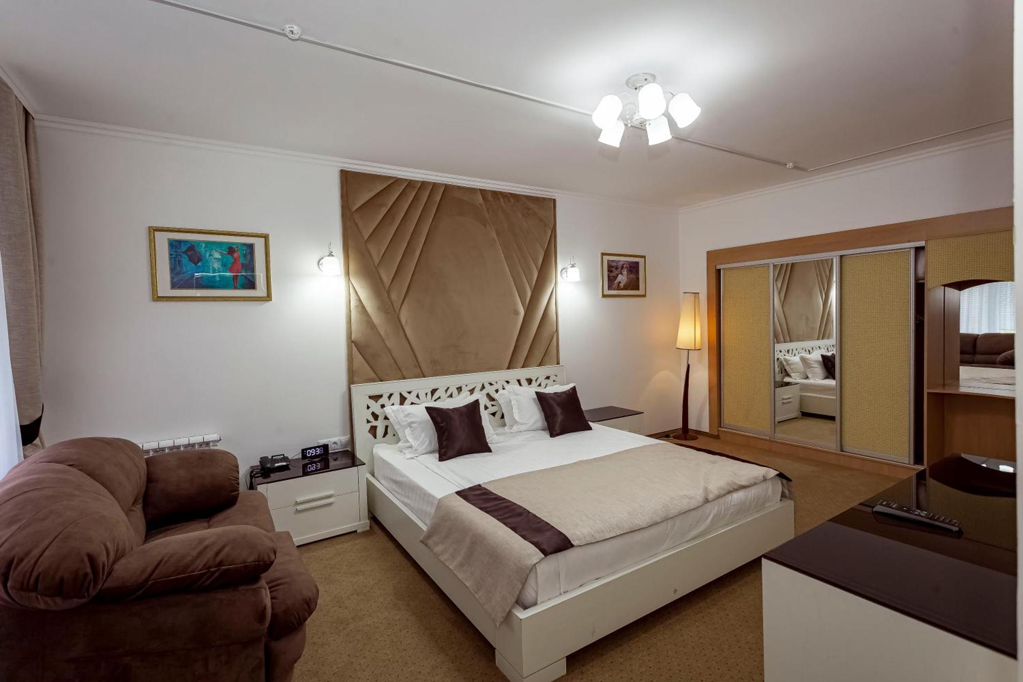 Kurmet Hotel Oral Bagian luar foto