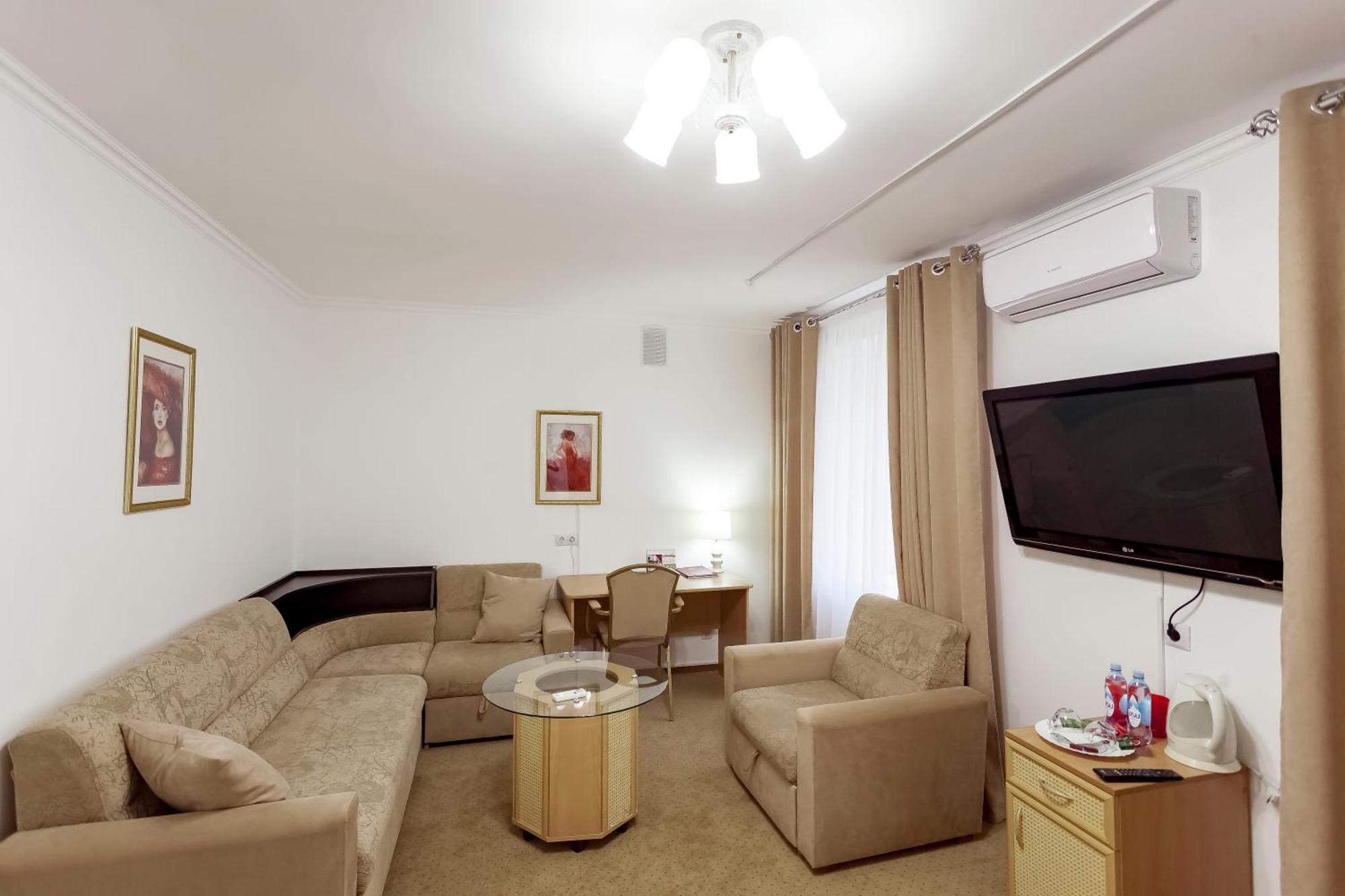 Kurmet Hotel Oral Bagian luar foto