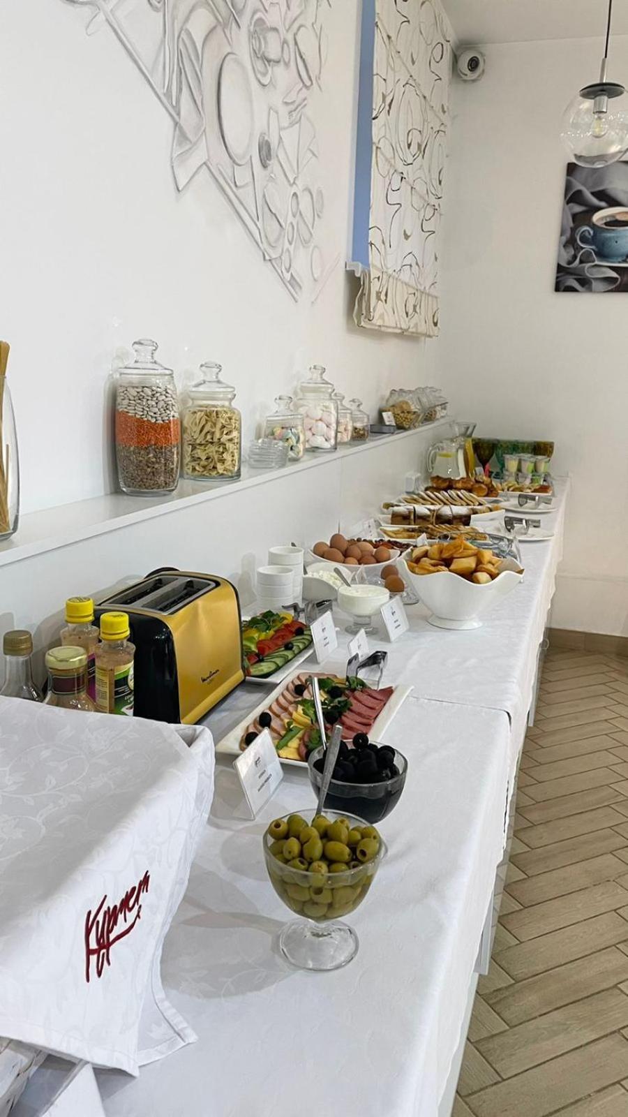 Kurmet Hotel Oral Bagian luar foto