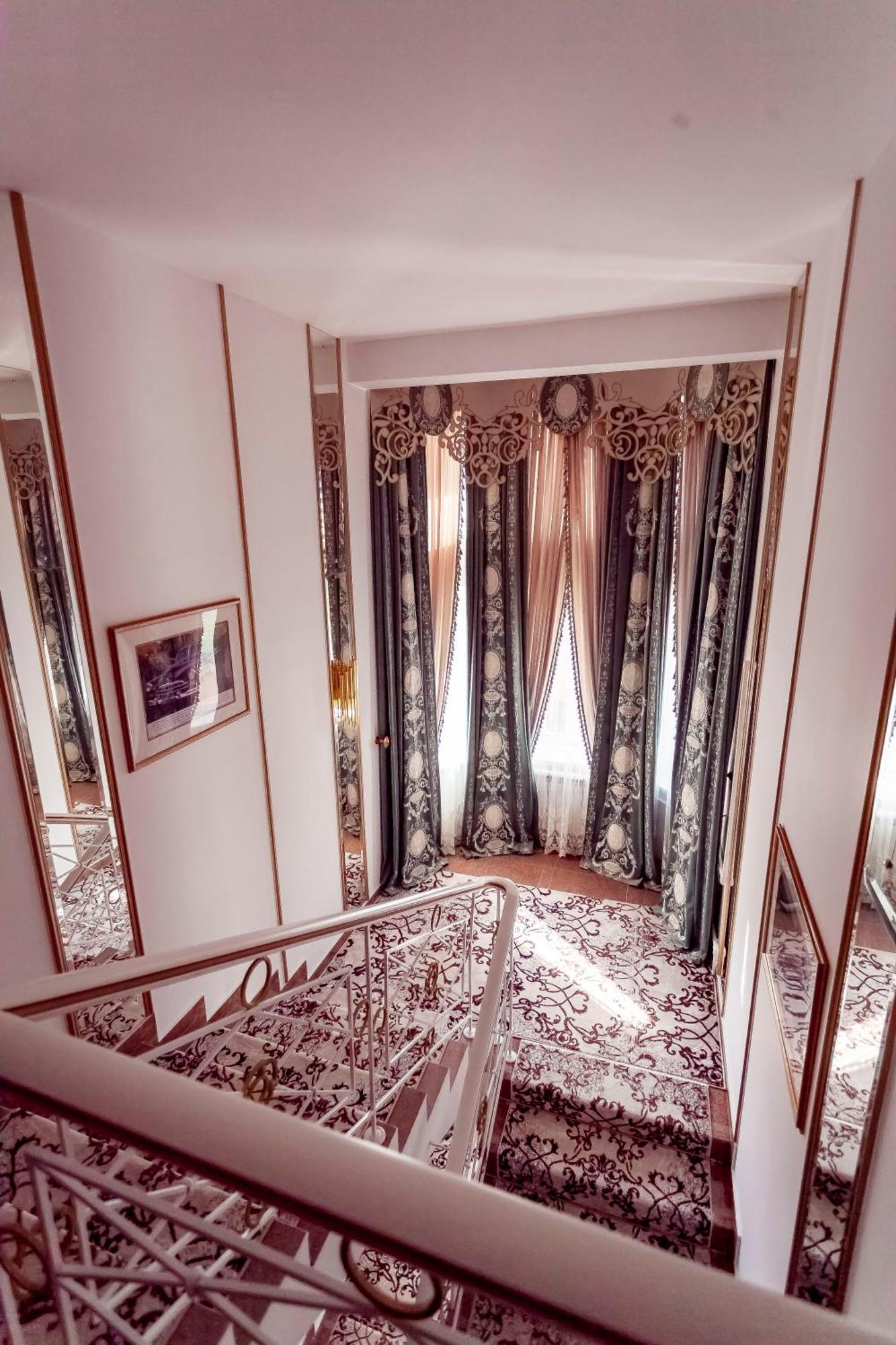 Kurmet Hotel Oral Bagian luar foto