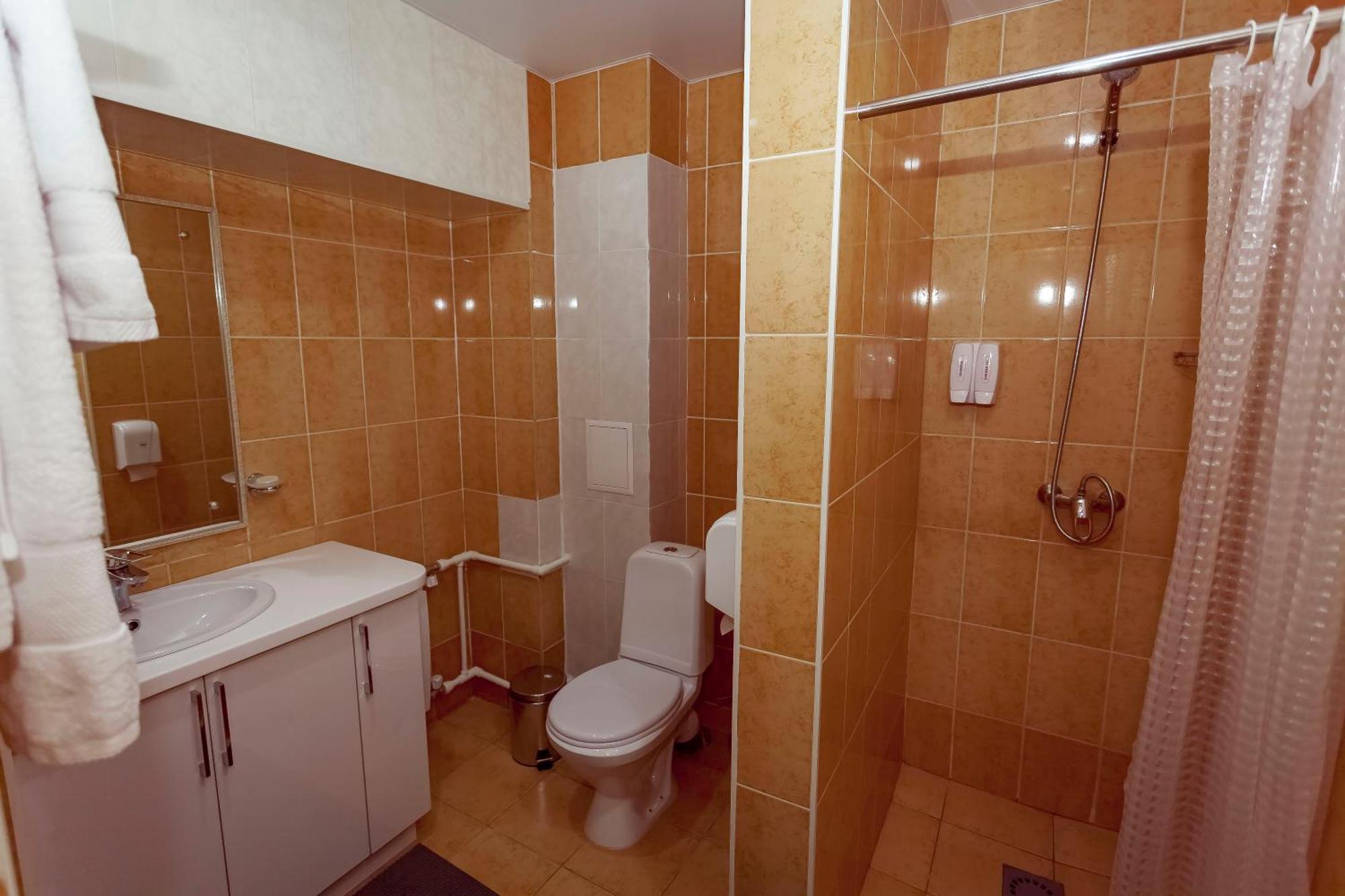 Kurmet Hotel Oral Bagian luar foto