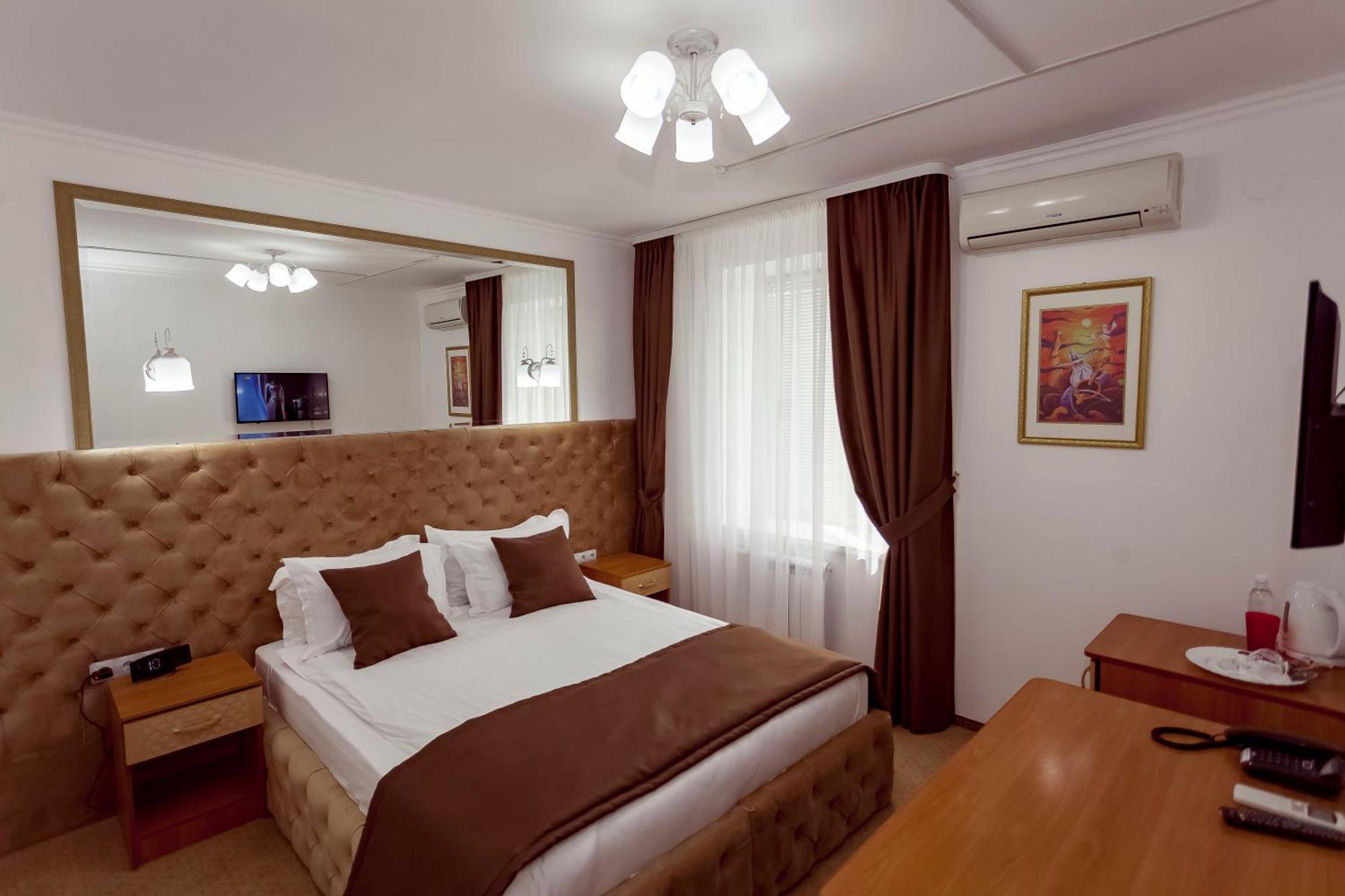Kurmet Hotel Oral Bagian luar foto