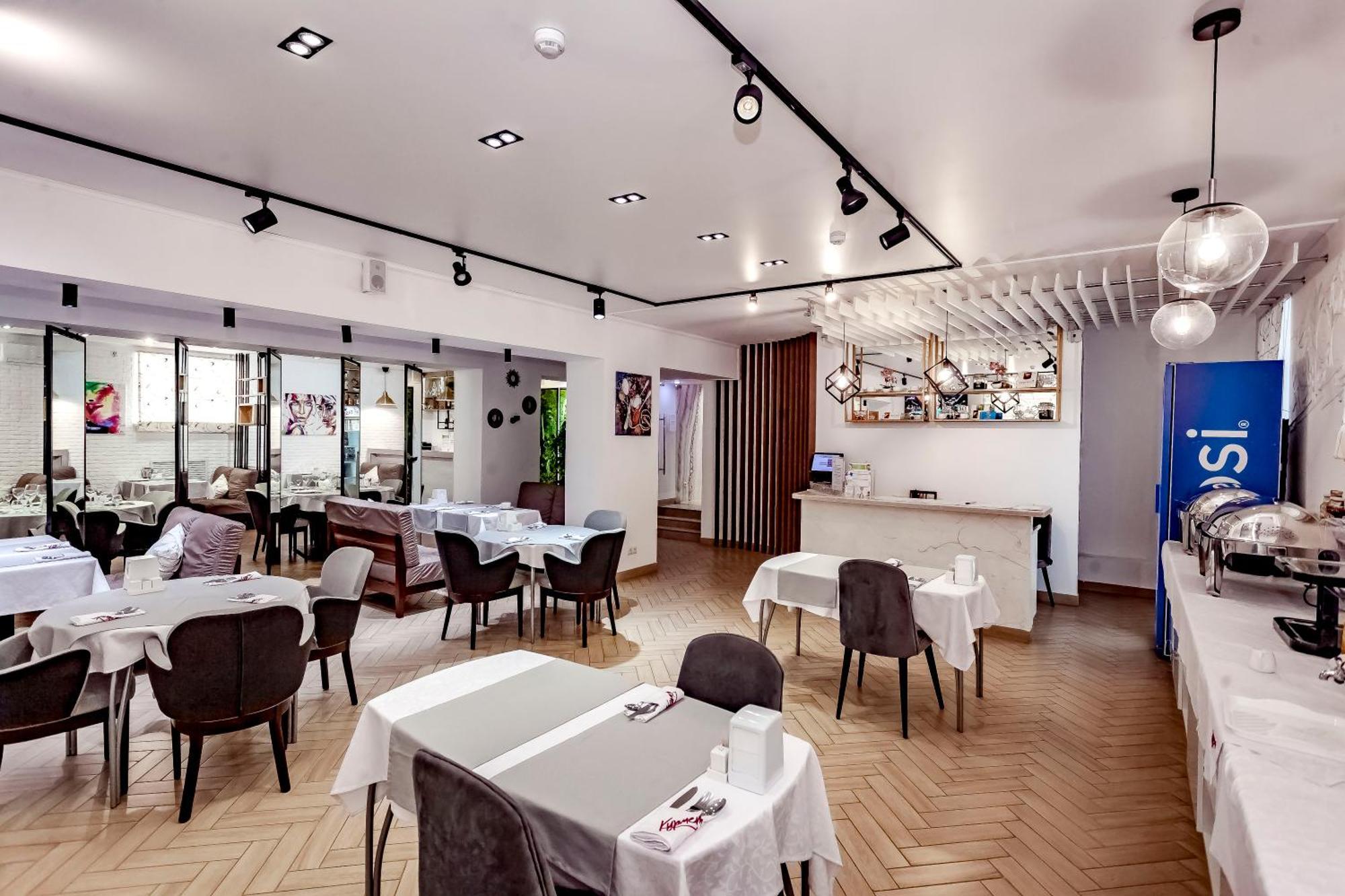 Kurmet Hotel Oral Bagian luar foto