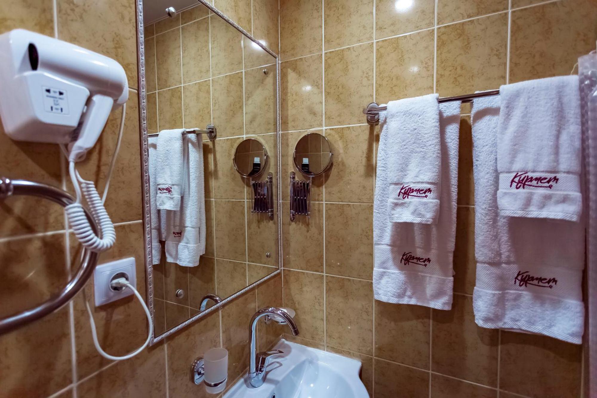 Kurmet Hotel Oral Bagian luar foto