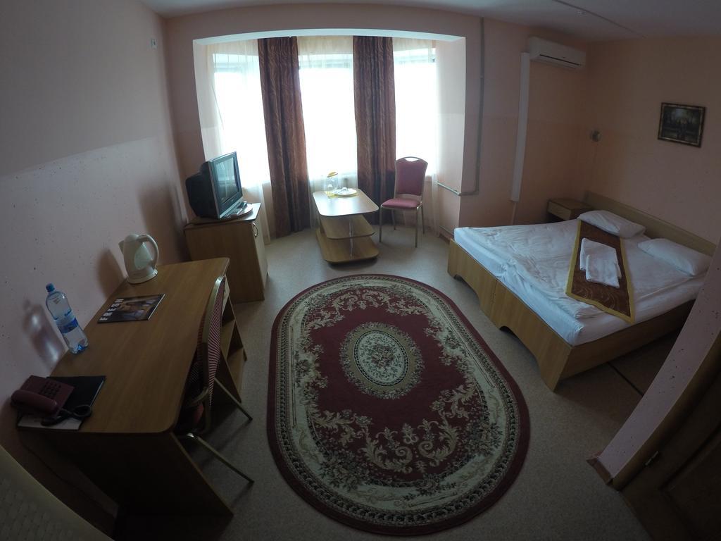 Kurmet Hotel Oral Bagian luar foto