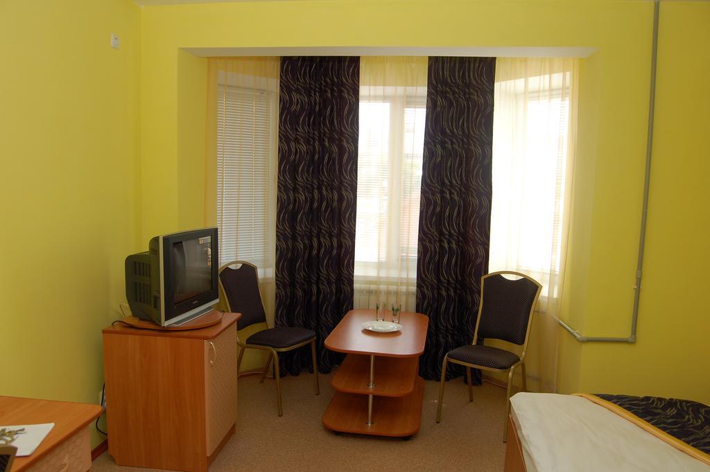 Kurmet Hotel Oral Bagian luar foto