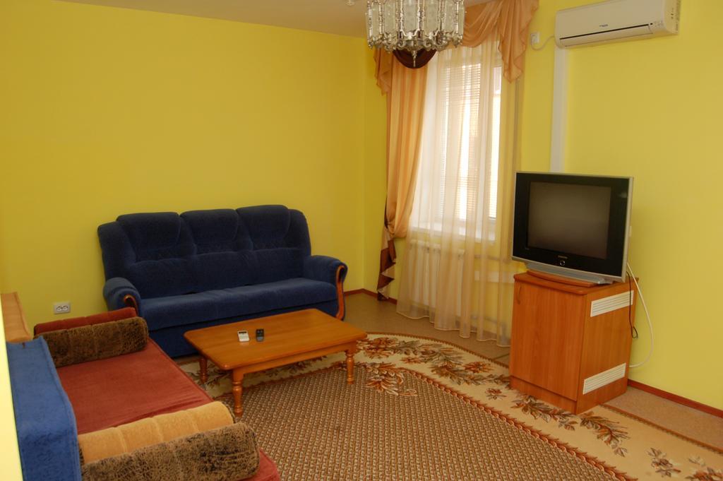 Kurmet Hotel Oral Bagian luar foto