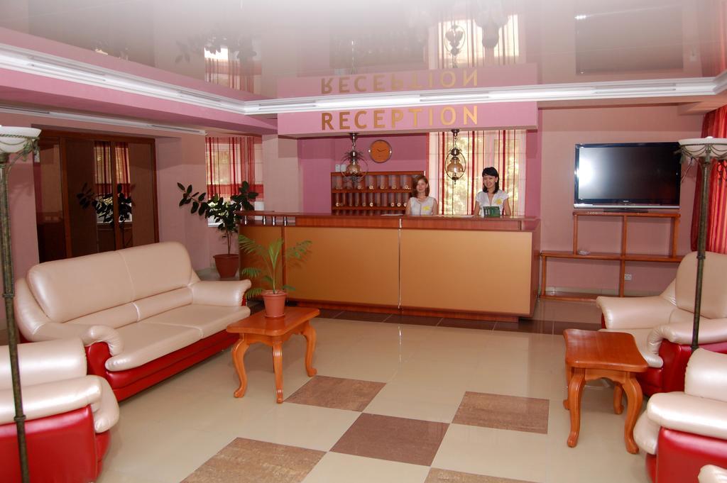 Kurmet Hotel Oral Bagian luar foto