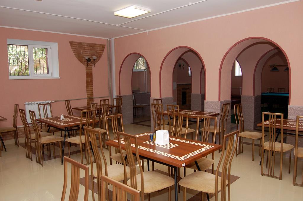 Kurmet Hotel Oral Bagian luar foto