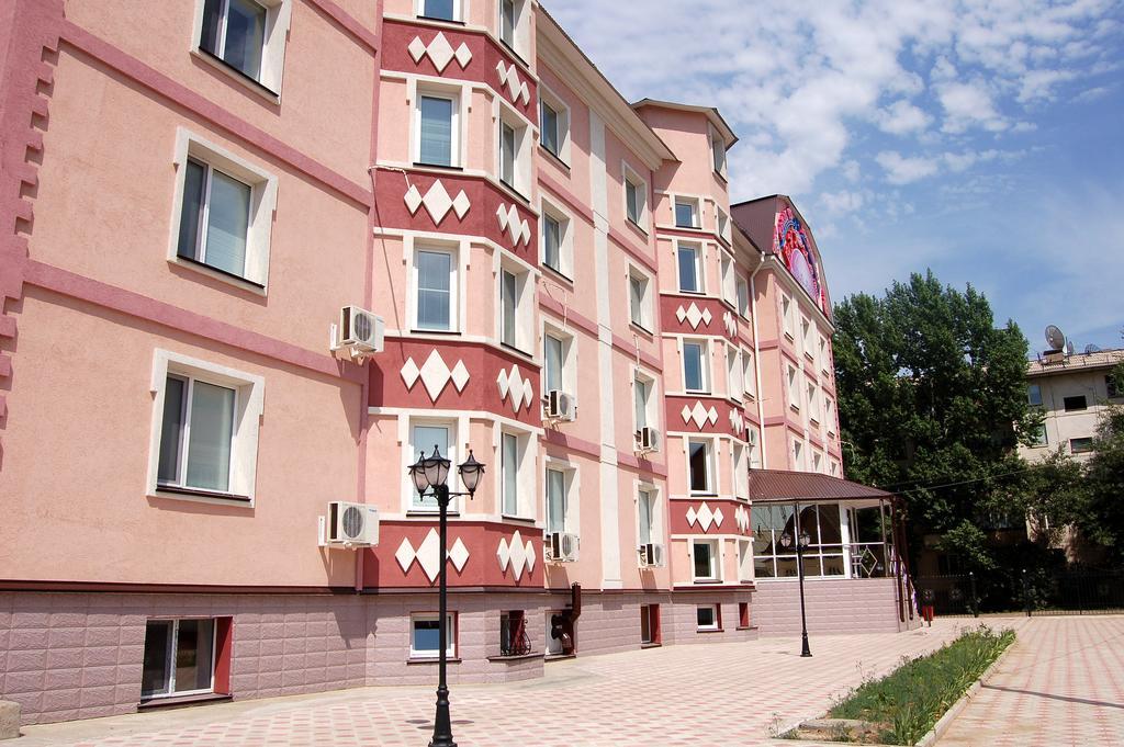 Kurmet Hotel Oral Bagian luar foto